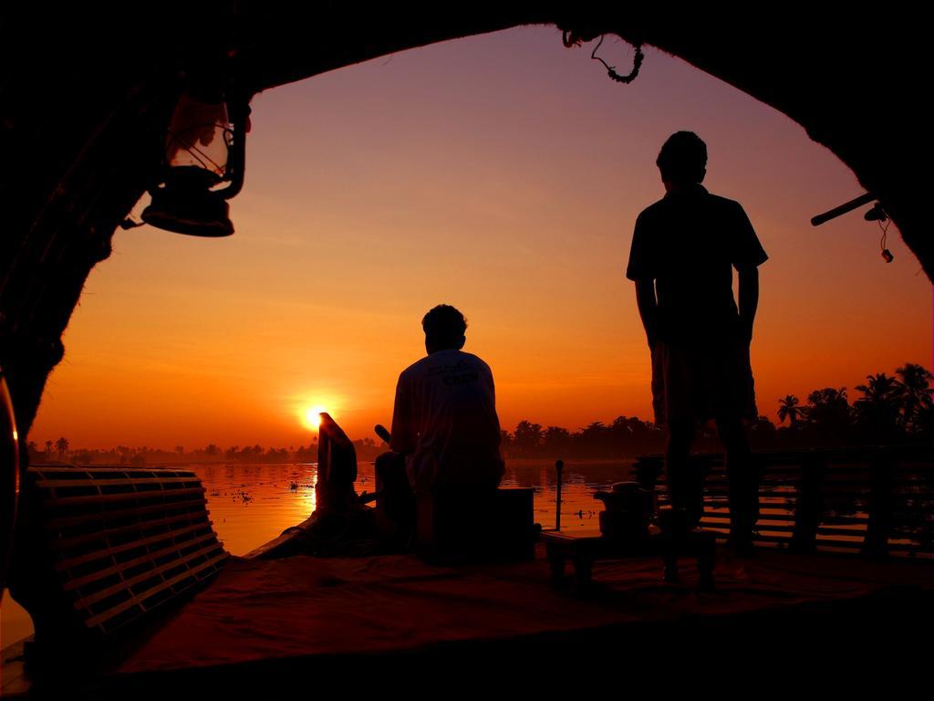 Spice Coast Cruises - Houseboat Hotel Alappuzha Exterior photo